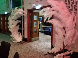 ostrich feather arch Leonardo London1