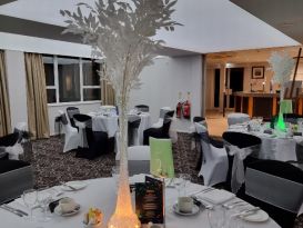 white table centrepieces helidon3